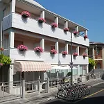 酒店 伊利亚尼酒店 3*