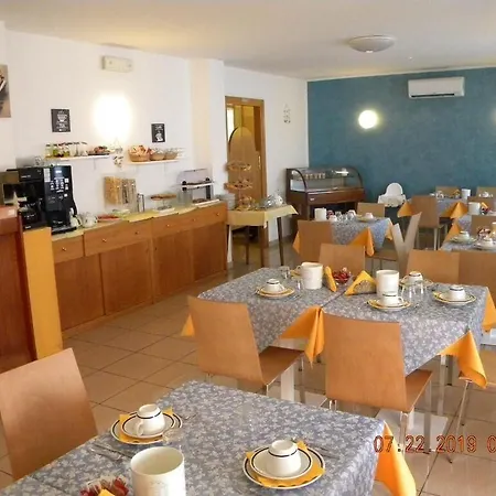 Hotel Eliani 3*