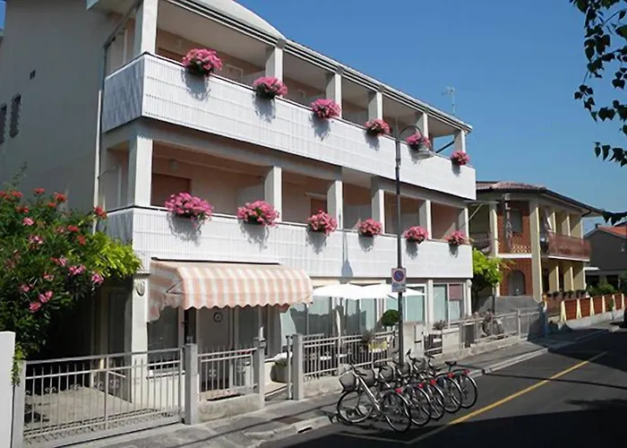 Hotel Eliani 3*